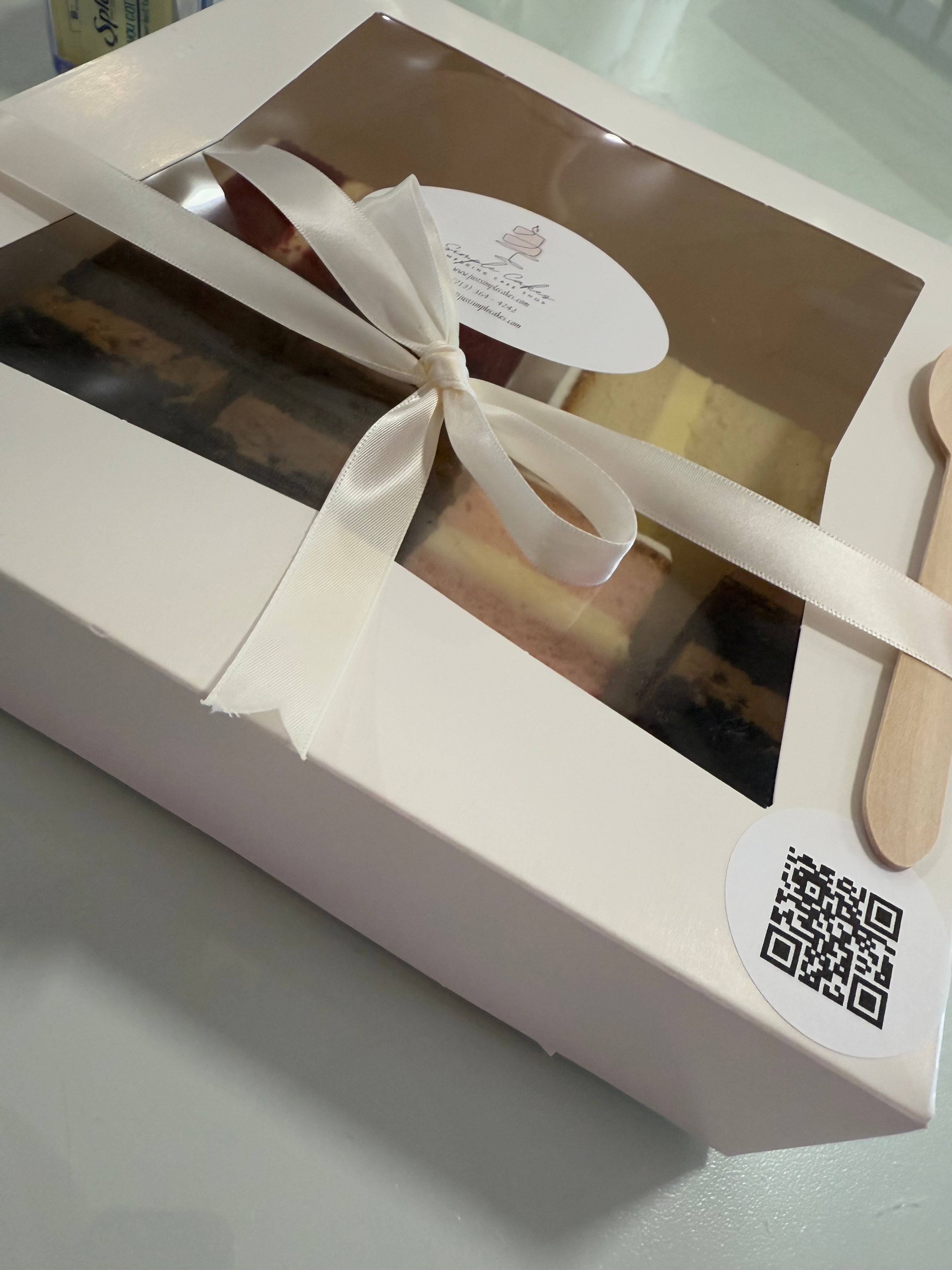 SIMPLE CAKES. TASTING BOX